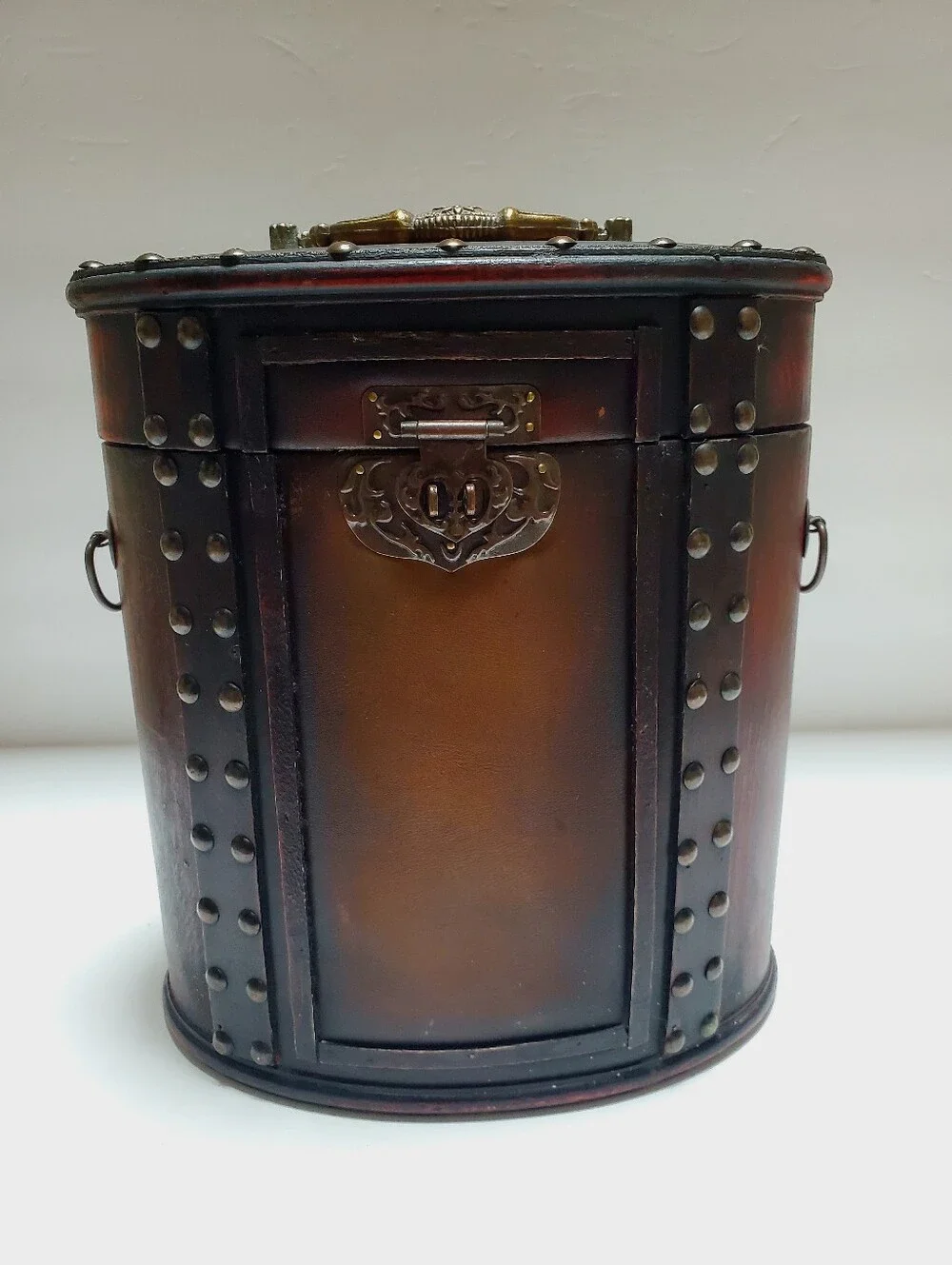 Vintage-Style Decorative Wooden Wine Bottle Holder/Carrier Case
